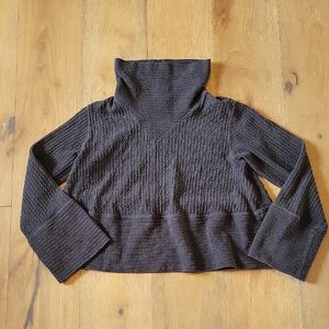 Lululemon Gray Oversized Turtleneck Cropped Pullover Size Xsmall